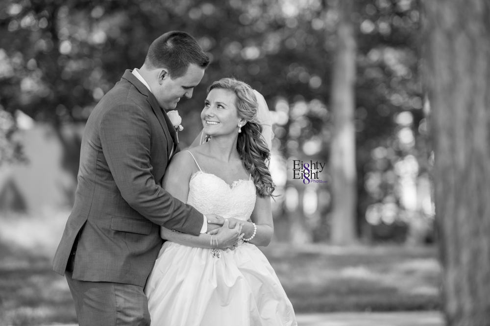 Eighty-Eight-Photo-Photographer-Photography-Aurora-Ohio-Barrington-Golf-Club-Wedding-Outdoor-Ceremony-Bride-Groom-Unique-Wedding-Party-35