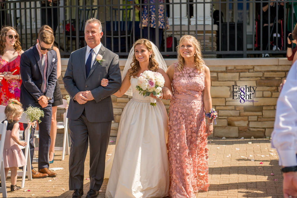 Eighty-Eight-Photo-Photographer-Photography-Aurora-Ohio-Barrington-Golf-Club-Wedding-Outdoor-Ceremony-Bride-Groom-Unique-Wedding-Party-42