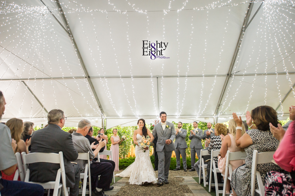 Eighty-Eight-Photo-Photographer-Photography-Ohio-Thorn-Creek-Winery-Wedding-Bride-Groom-Unique-Wedding-Party-Outdoor-Aurora-Beautiful-37