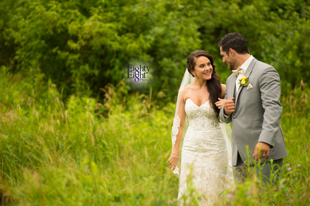 Eighty-Eight-Photo-Photographer-Photography-Ohio-Thorn-Creek-Winery-Wedding-Bride-Groom-Unique-Wedding-Party-Outdoor-Aurora-Beautiful-50